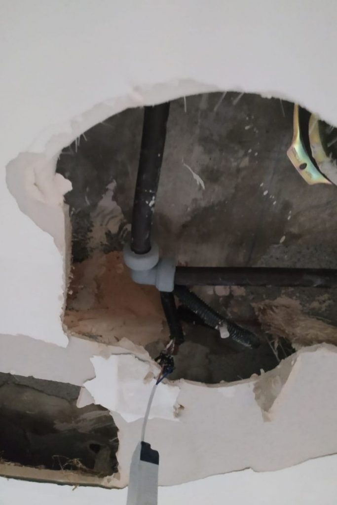 2 reparaciones de tuberías en la misma vivienda. El Palo, Málaga.