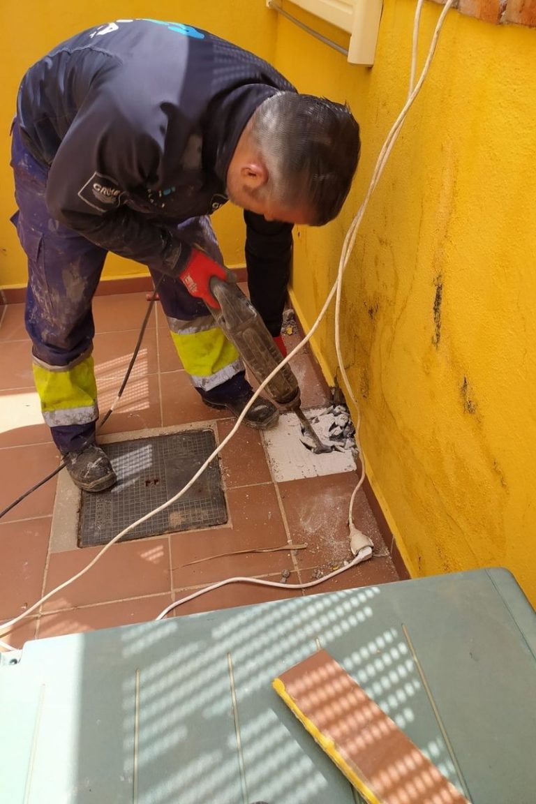 Reparación fuga de agua en San Pedro Alcántara 04