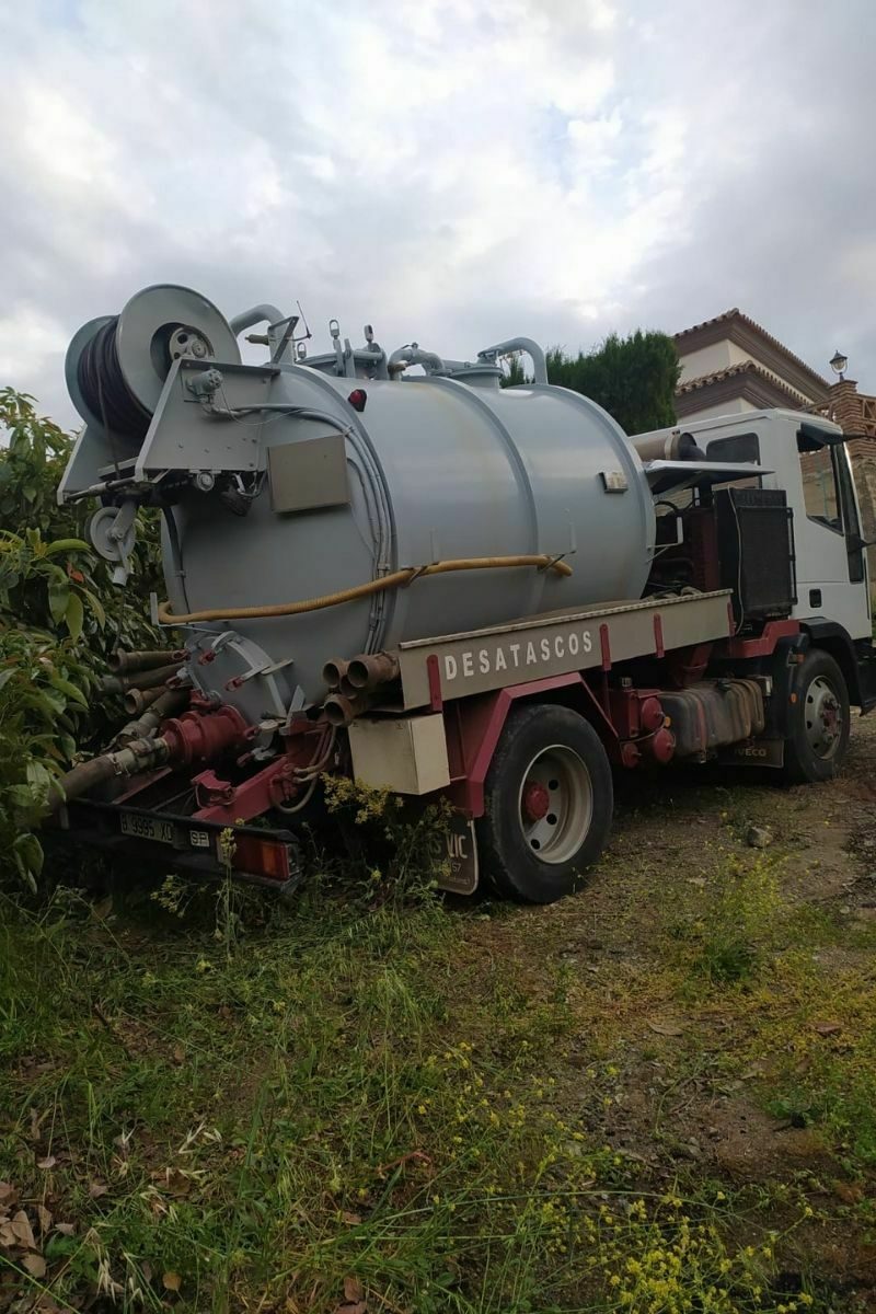 Vaciado fosa séptica Coín y desatoro con camión 01